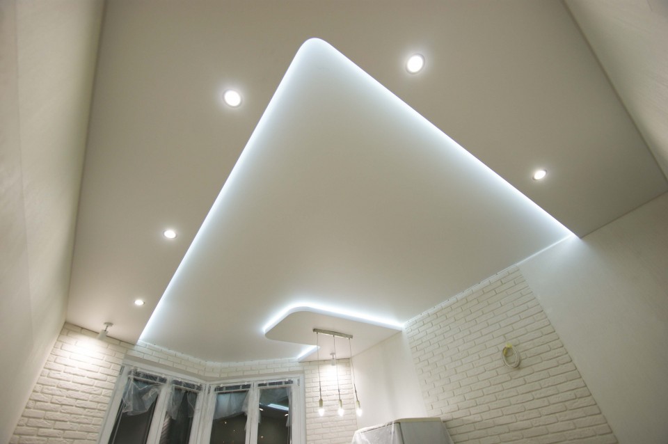 Заказать парящие натяжные потолки в г. Анива